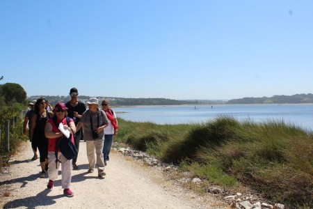 Caminhada pela margem da Lagoa, desfrutando da paisagem e de momentos de poesia, histórias e partilha de saberes.